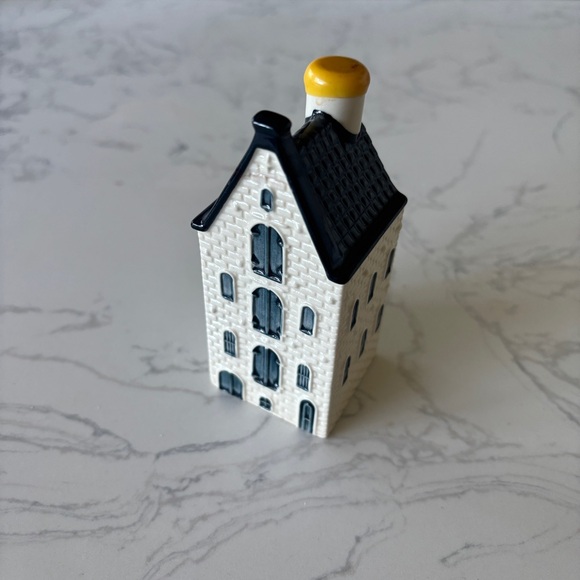 KLM #54, Blue Delft House by BOLS - Picture 1 of 8